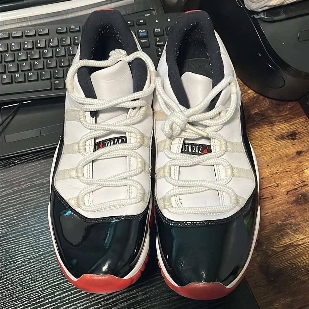Jordan 11 Retro Low Concord-Bred Size 11.5 Black/White